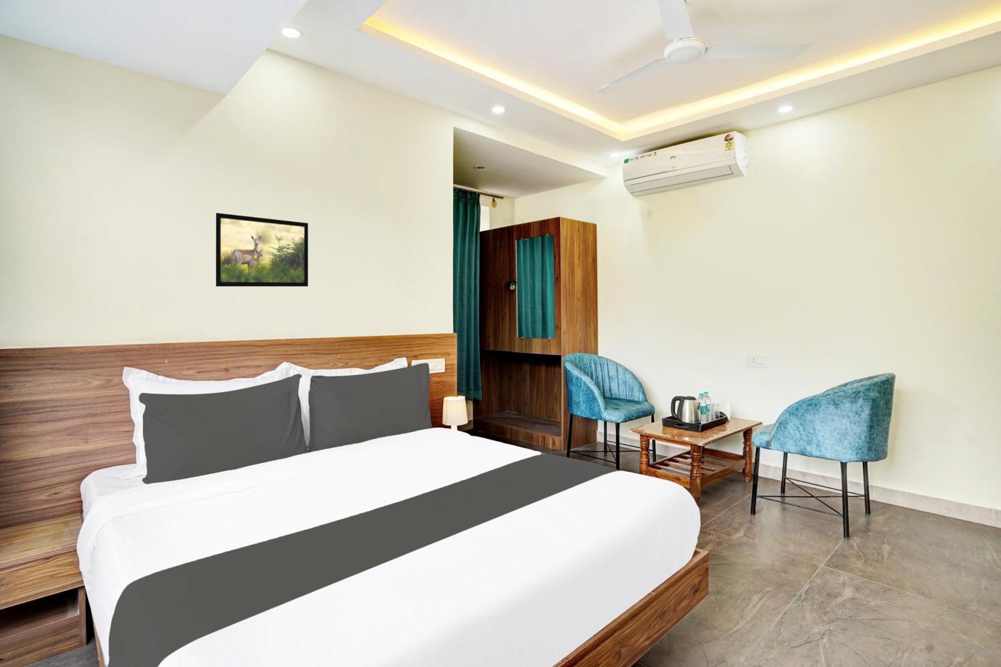Hotel O Gayathri Metro Deluxe บังกาลอร์ ภายนอก รูปภาพ
