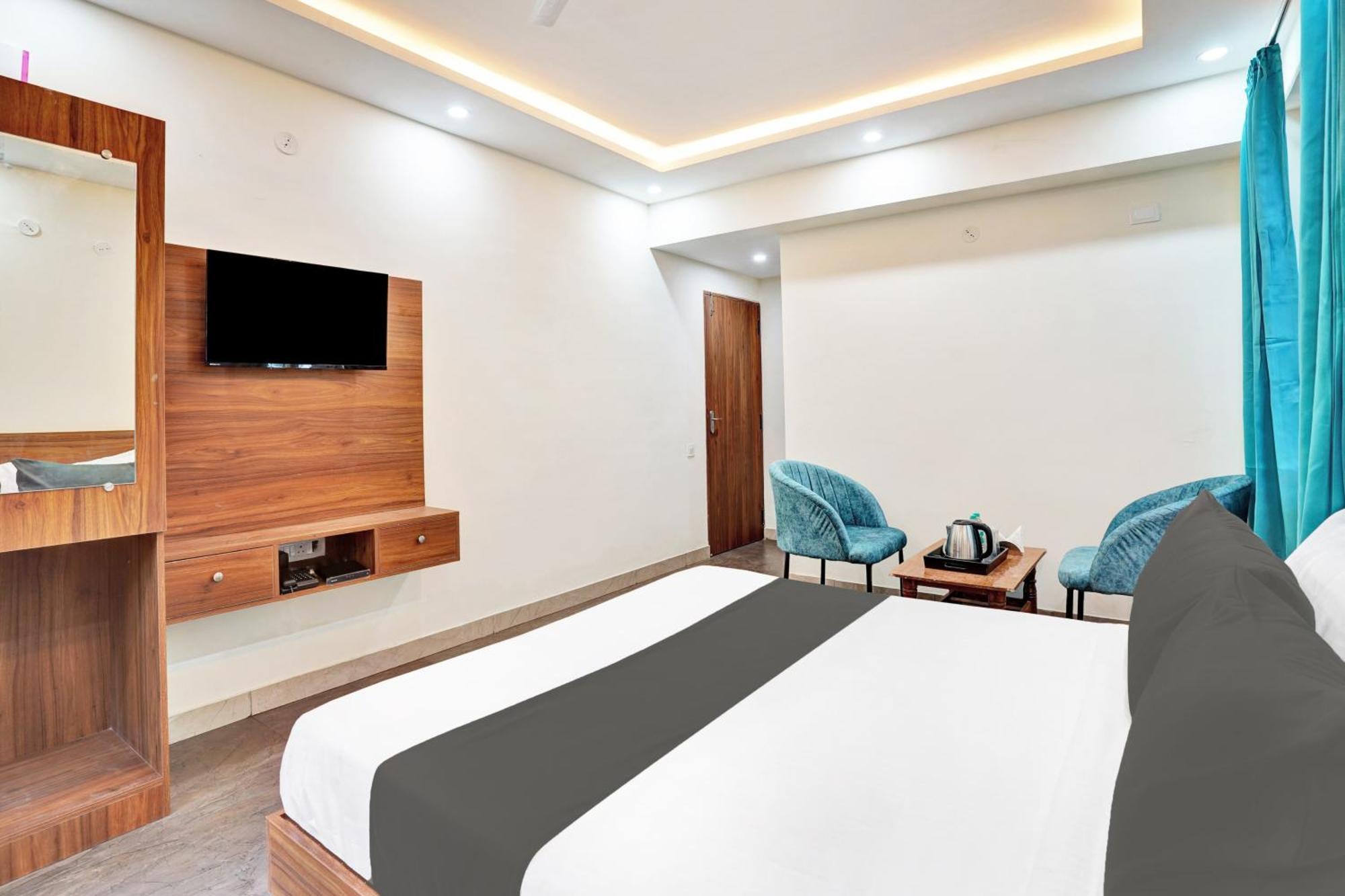 Hotel O Gayathri Metro Deluxe บังกาลอร์ ภายนอก รูปภาพ