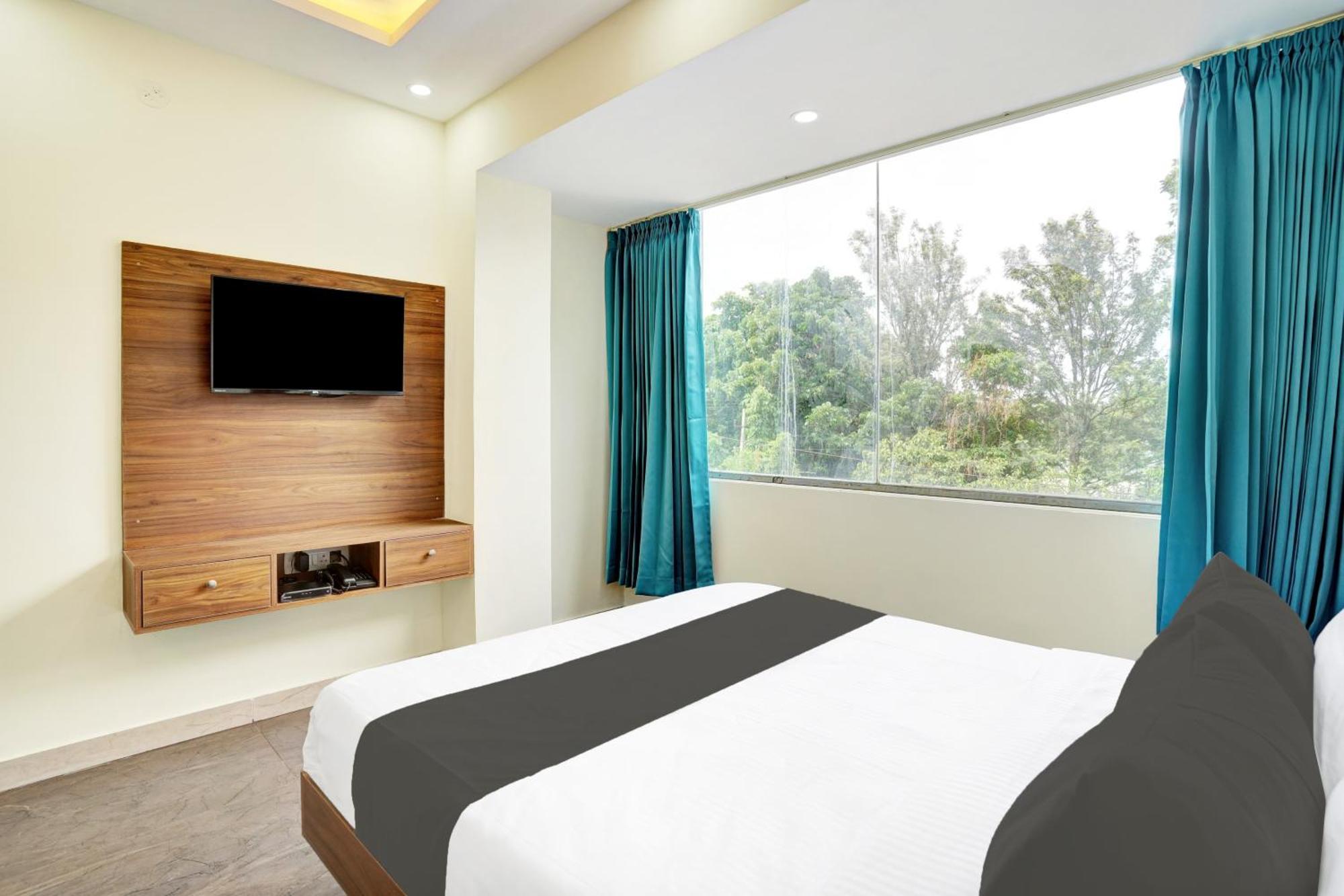 Hotel O Gayathri Metro Deluxe บังกาลอร์ ภายนอก รูปภาพ