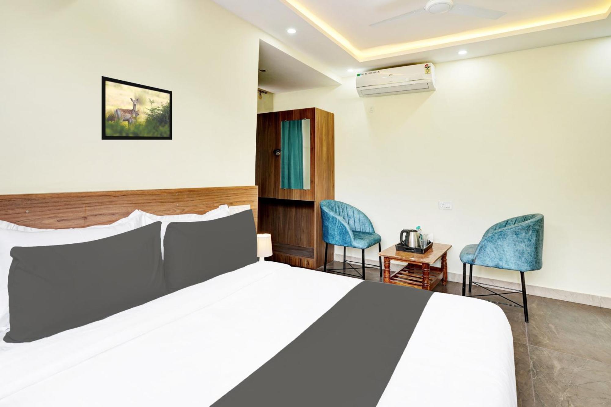 Hotel O Gayathri Metro Deluxe บังกาลอร์ ภายนอก รูปภาพ