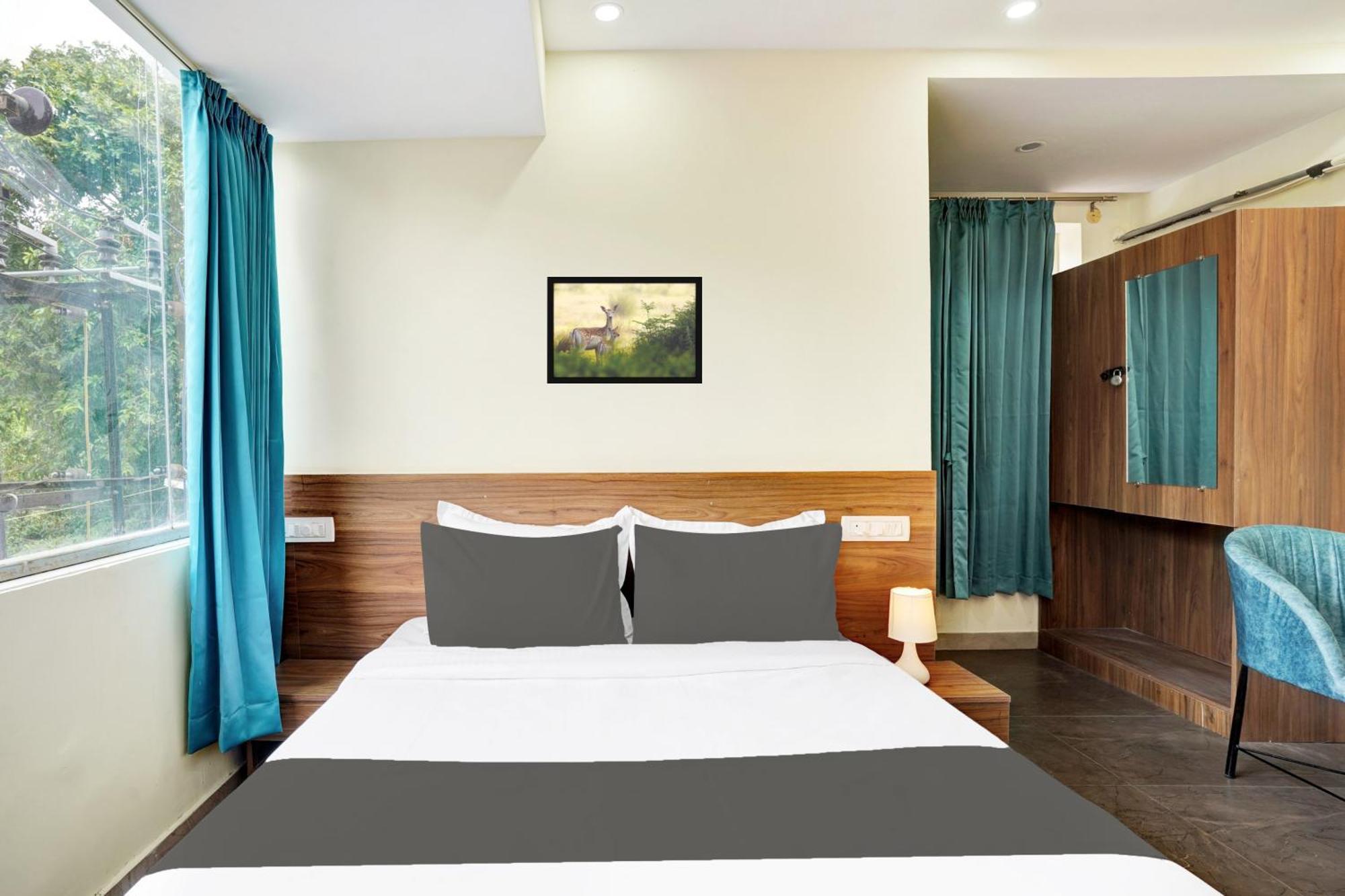 Hotel O Gayathri Metro Deluxe บังกาลอร์ ภายนอก รูปภาพ